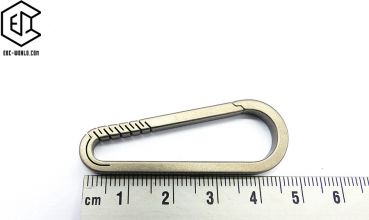 Karabiner Titan