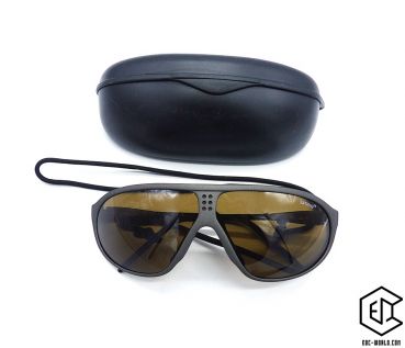 SUVASOL®: Schweizer Armee Sonnenbrille mit Etui, neuwertig