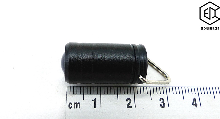 Demeras Mini LED Taschenlampe – Wiederaufladbar über USB, Superhell & Passt An Jeden Schlüsselbund