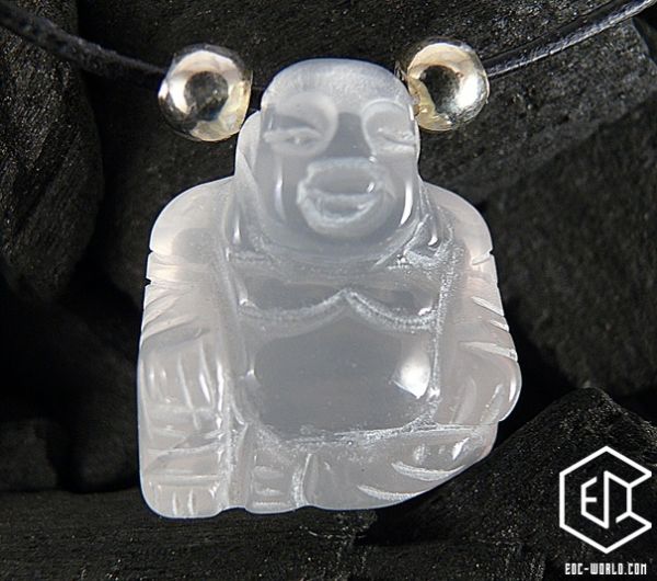 Bergkristall Buddha mit Kugeln und Lederband