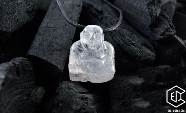 Bergkristall Buddha mit Lederband