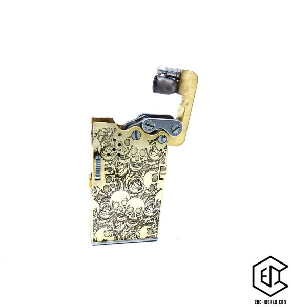 Benzin Feuerzeug handgefertigt Messing - Totenköpfe  "lighter brass skull"