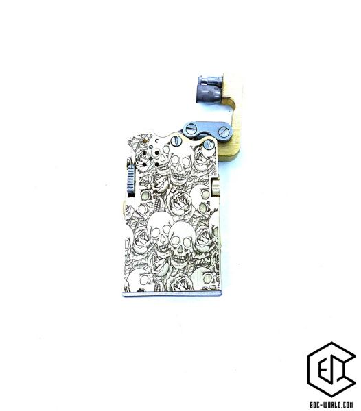 Benzin Feuerzeug handgefertigt Messing - Totenköpfe  "lighter brass skull"