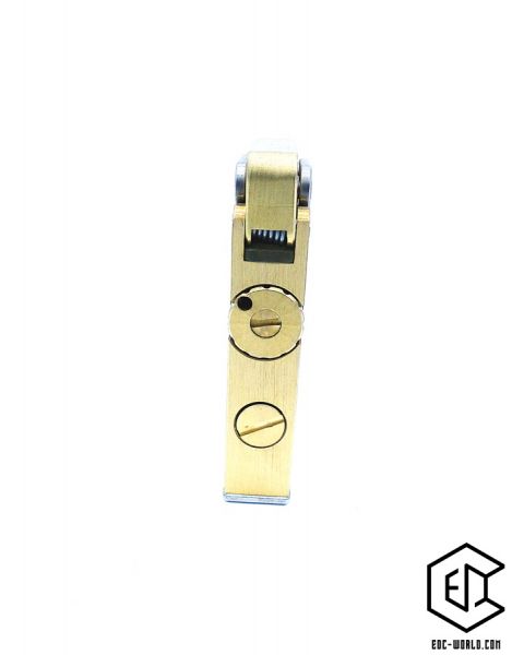 Benzin Feuerzeug handgefertigt Messing - Totenköpfe  "lighter brass skull"