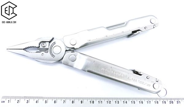 LEATHERMAN® : Super Tool® 300 Edelstahl, 19 Tools, inklusive Holster