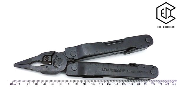 LEATHERMAN® : Super Tool® 300 Black, 19 Tools, inklusive Holster