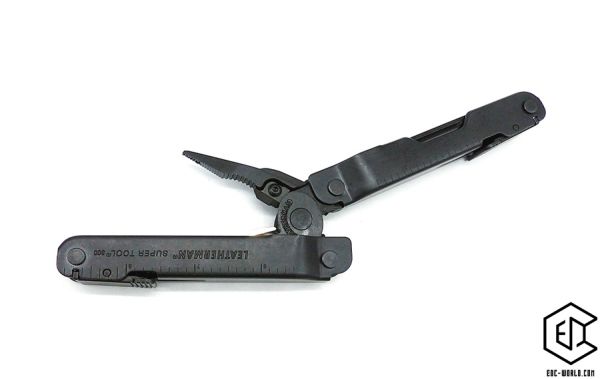 LEATHERMAN® : Super Tool® 300 Black, 19 Tools, inklusive Holster